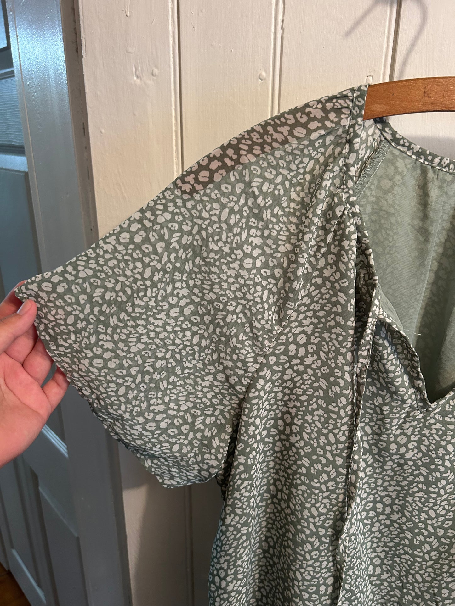 2x green cheetah vneck blouse