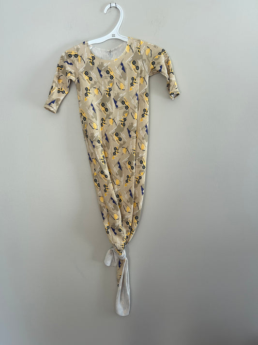 NEW handmade 0/6m construction knot gown