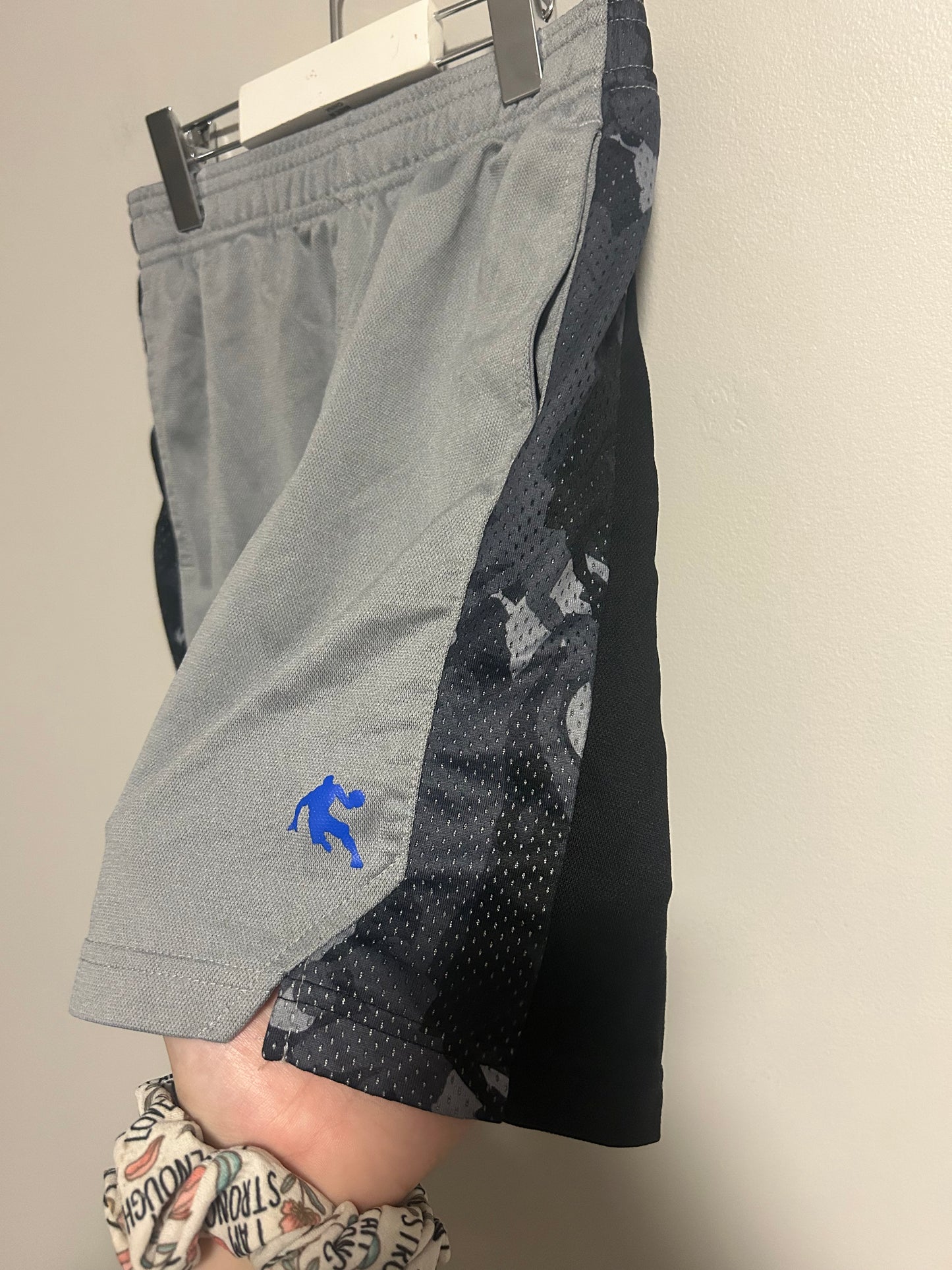 Andi youth 6/7 black & grey athletic shorts