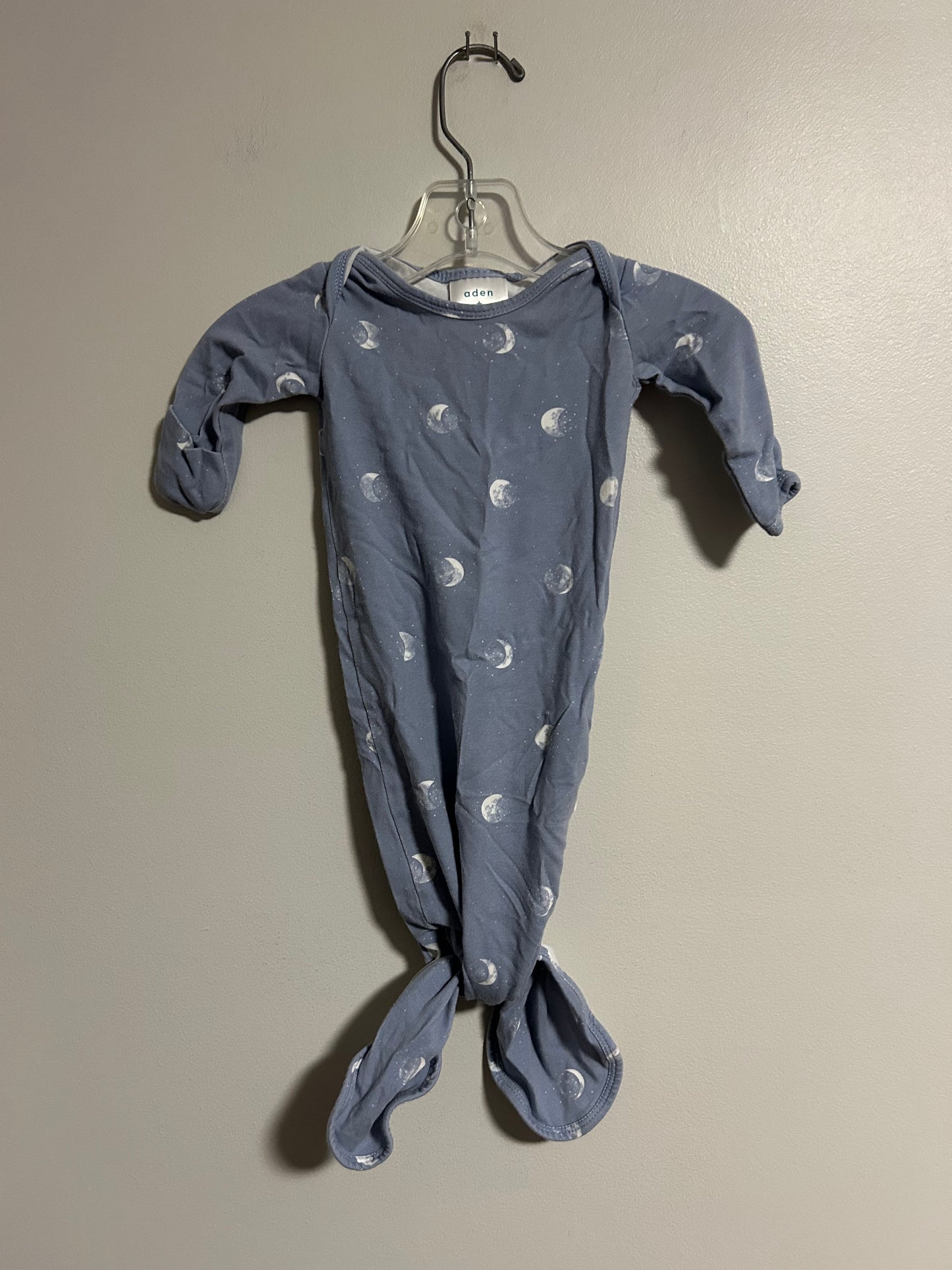 Aden & anais 0/3m blue moon knot gown