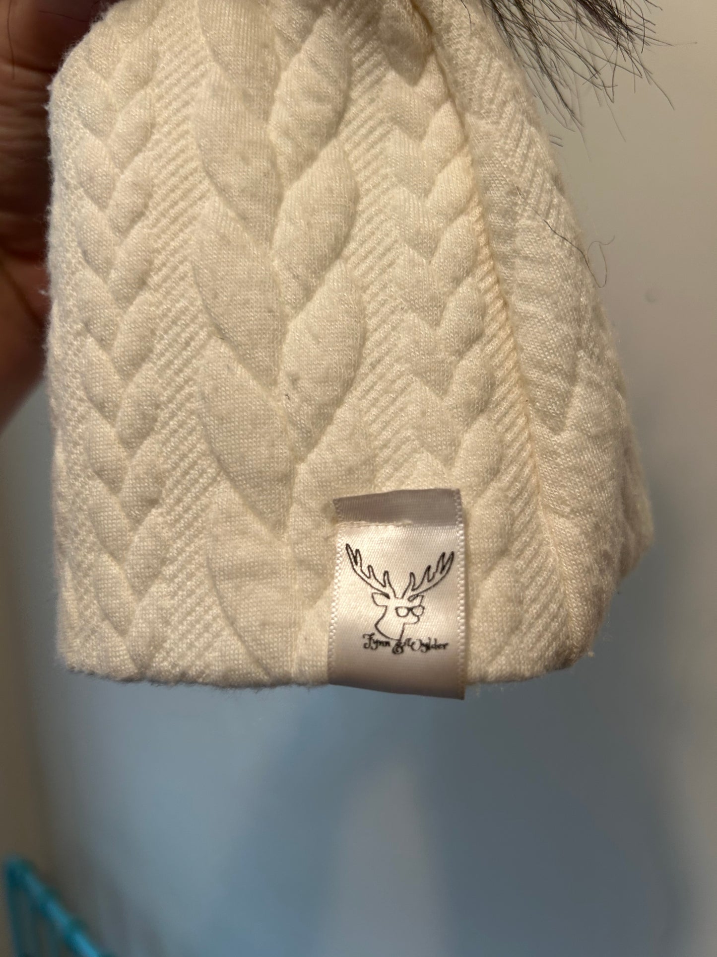 Flynn & wilder 0/6m white Pom hat