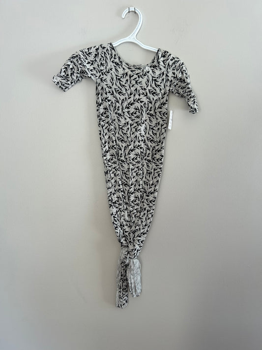 NEW handmade 0/6m black & grey leaf knot gown