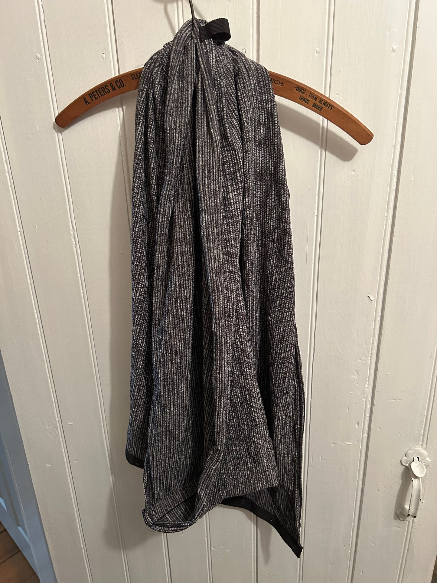 Lululemon black vinyasa scarf