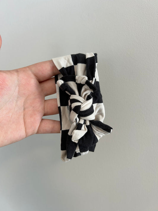 Pip & phee 0/6m white & black checkered bow