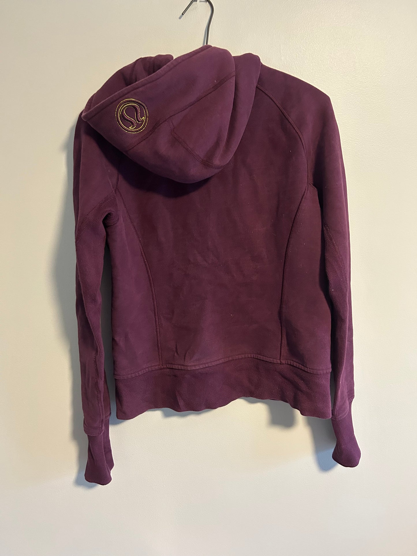 Lululemon 8 purple scuba sweater