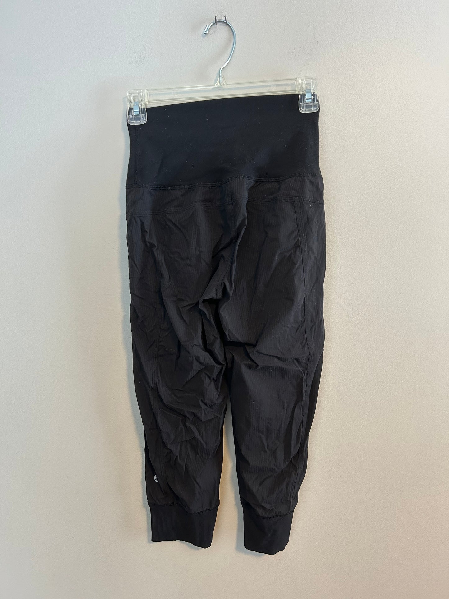 Lululemon 2 black studio cropped pant