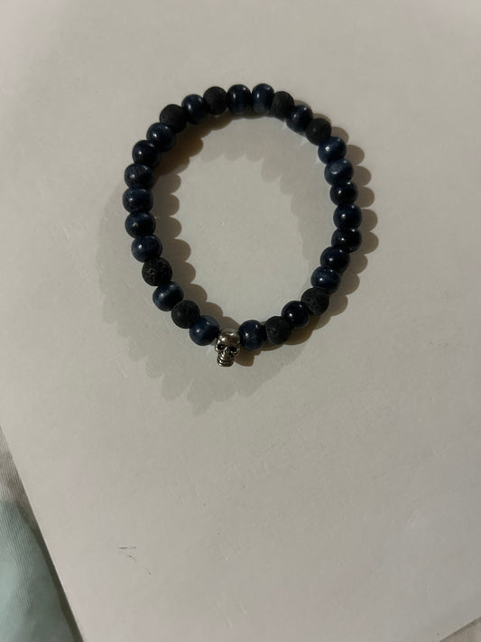 Blue & black beaded skull bracelet