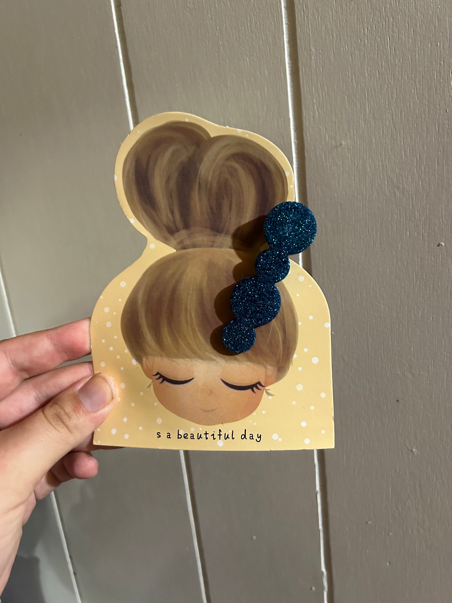 Blue glitter circle clip