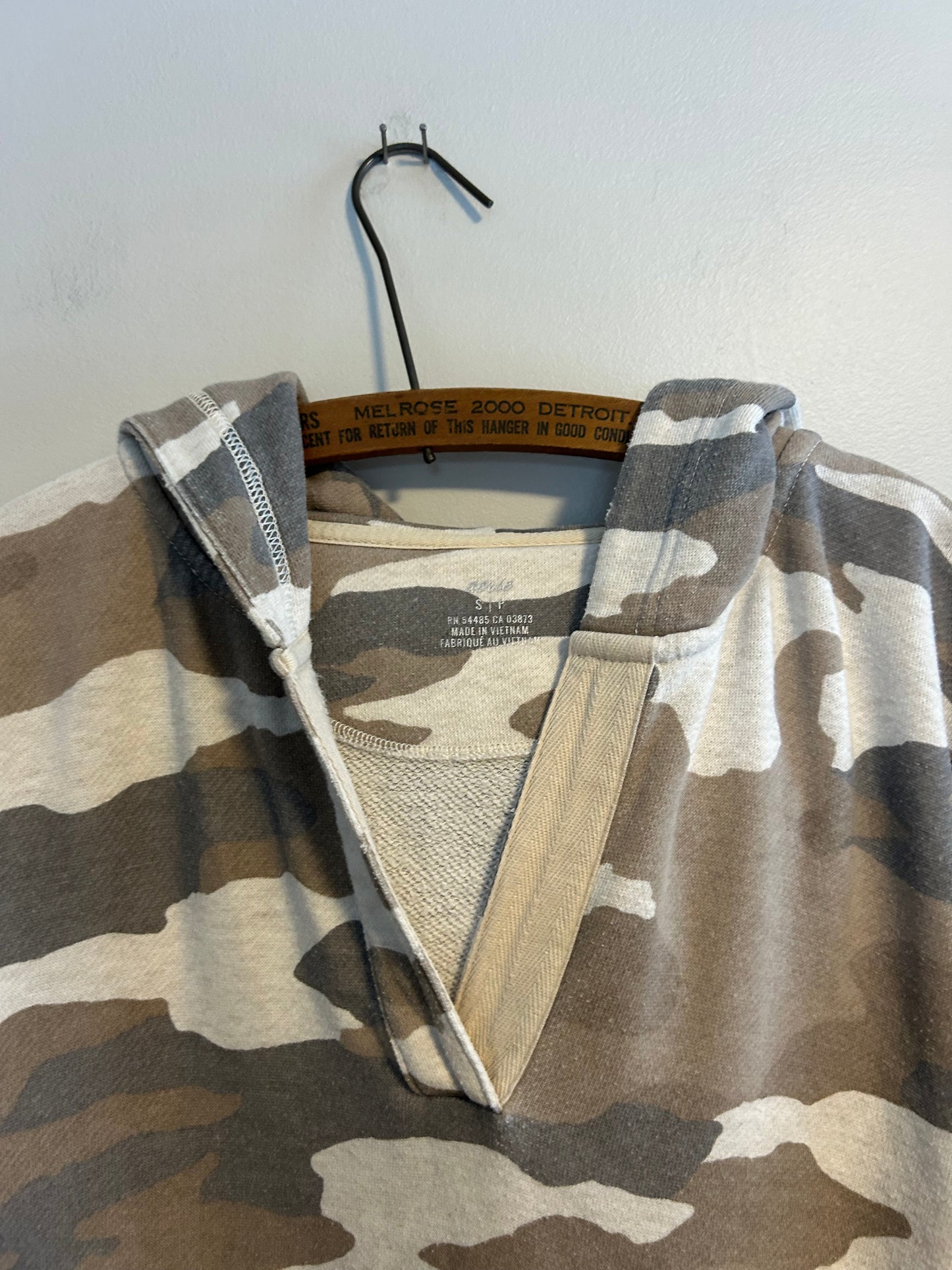 Aerie small brown camo hoodie