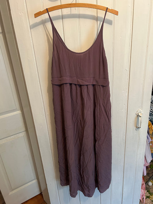Wilfred Aritzia xs purple silk midi dress