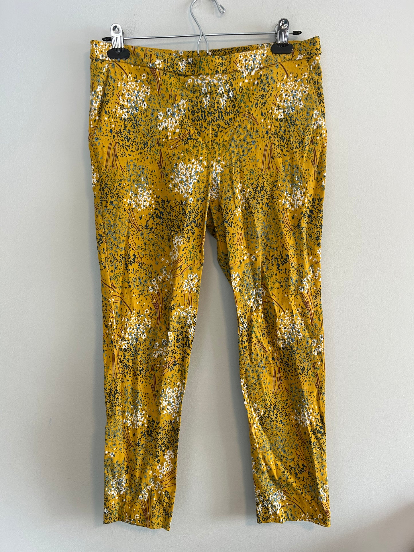 Jules & leopard medium yellow & navy floral capris