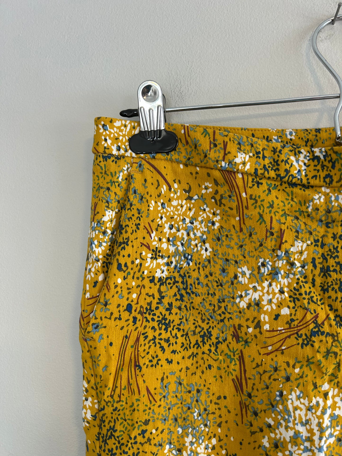 Jules & leopard medium yellow & navy floral capris