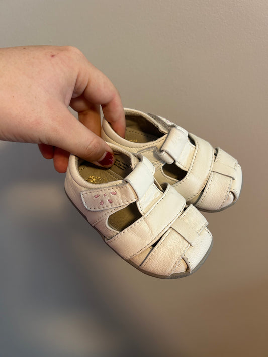 Infant 5 white woven sandals