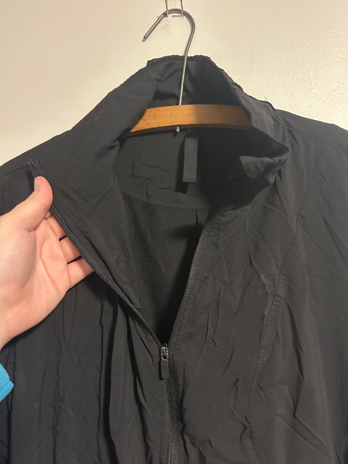 Lululemon 8 black sweater jacket