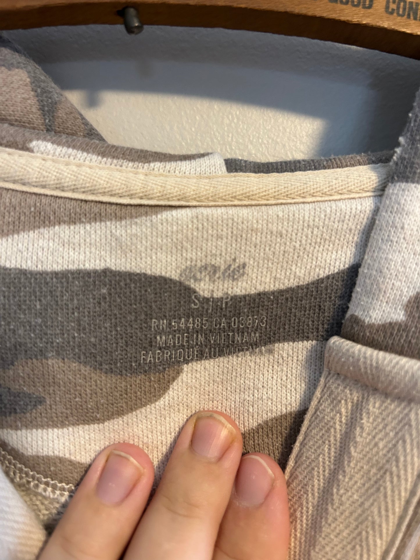 Aerie small brown camo hoodie