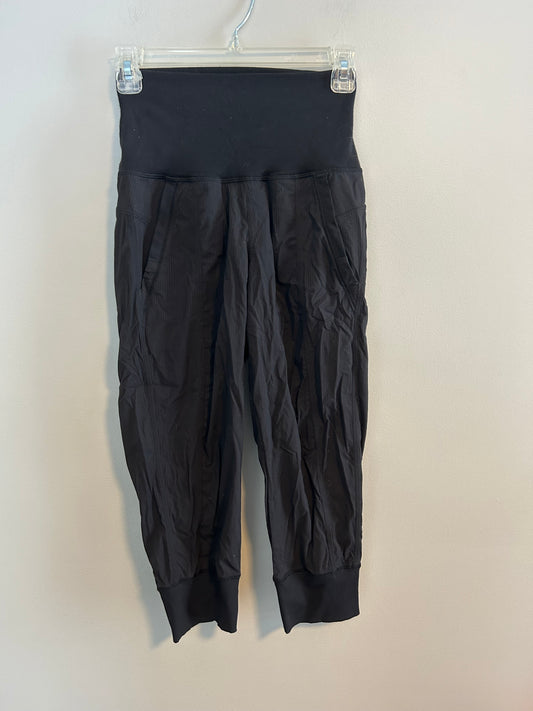 Lululemon 2 black studio cropped pant