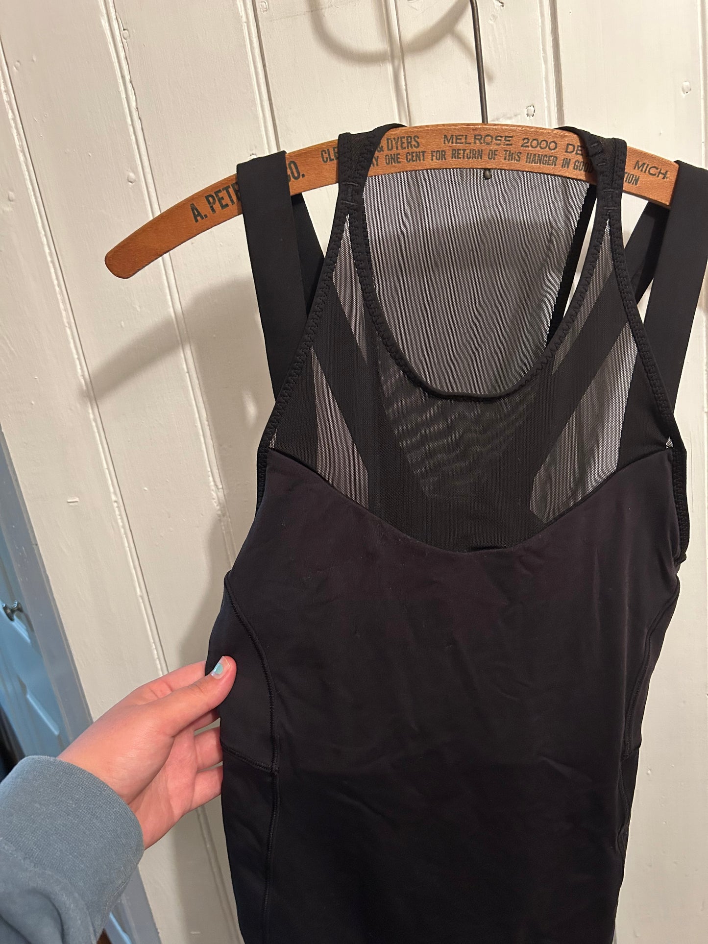 Lululemon 8 black athletic tank top