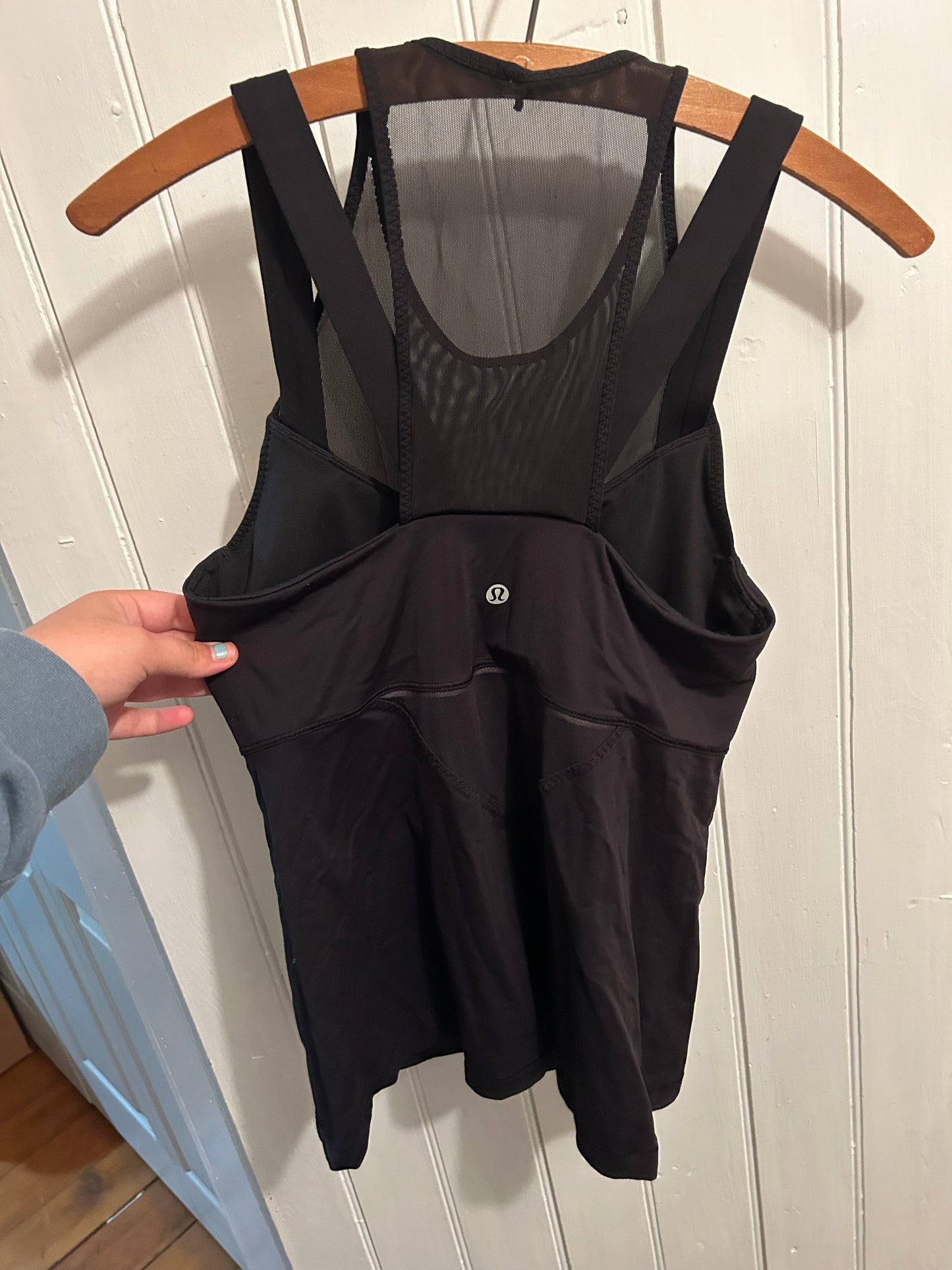 Lululemon 8 black athletic tank top