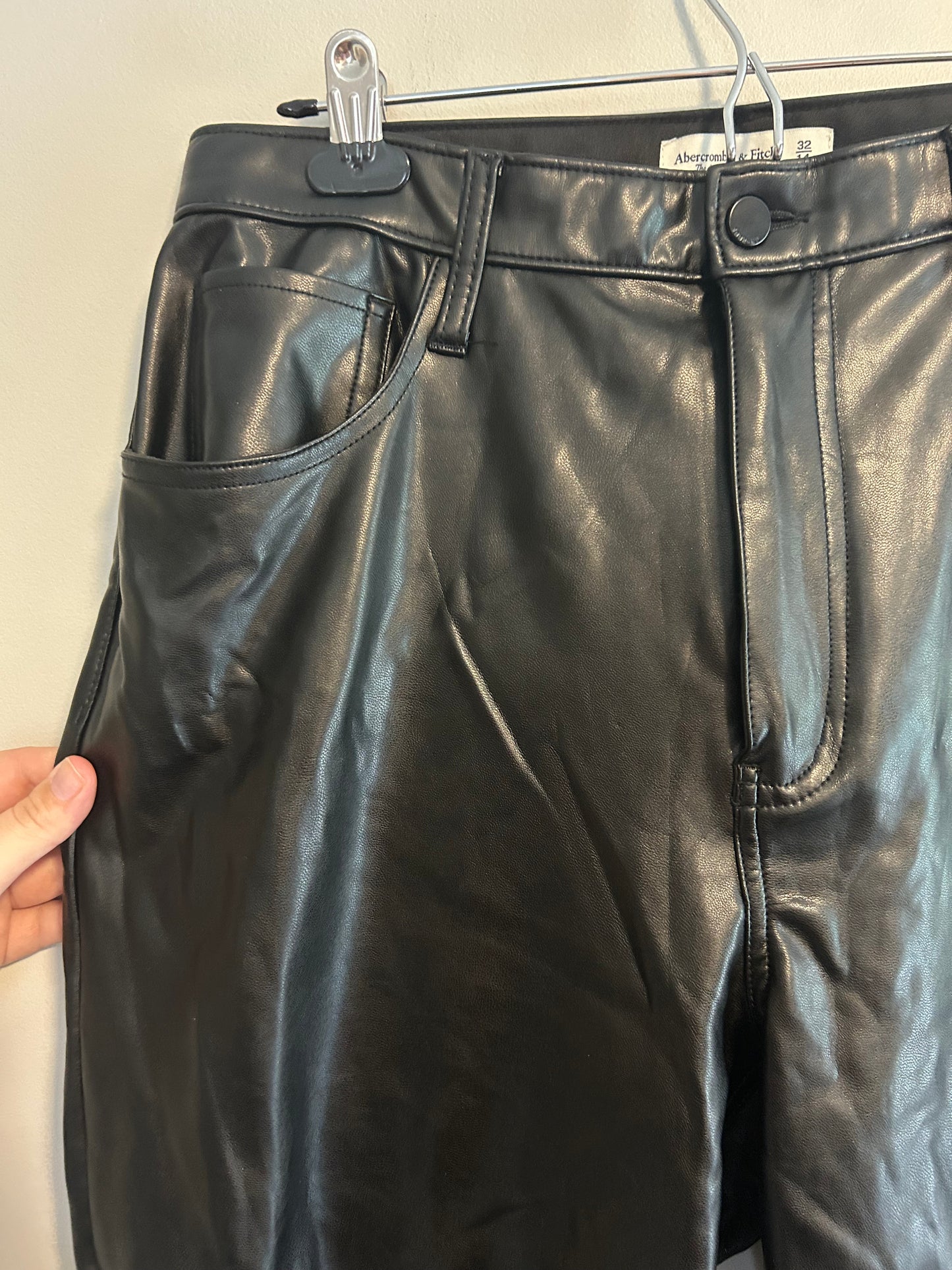 Abercrombie & fitch women’s 14 black pleather straight leg pants