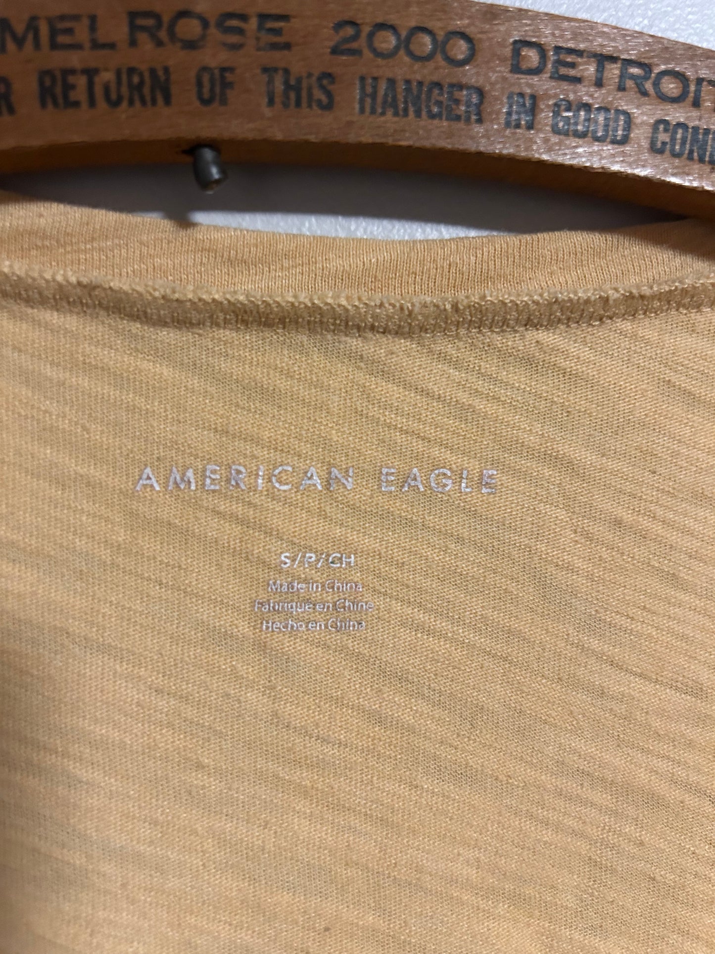 American eagle small yellow tshirt
