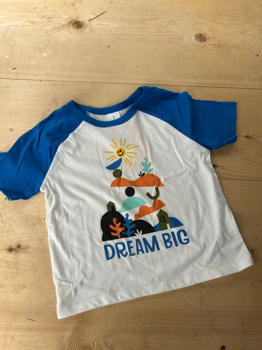 Dream Big graphic T-shirt