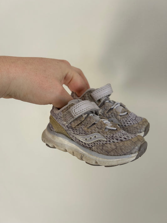 Saucony infant 4 light purple & grey runners