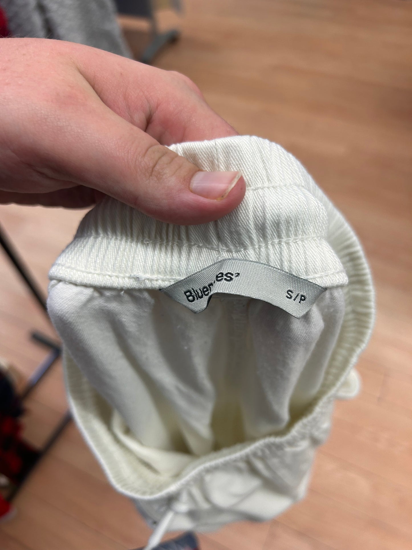 Bluenotes small white cargo joggers