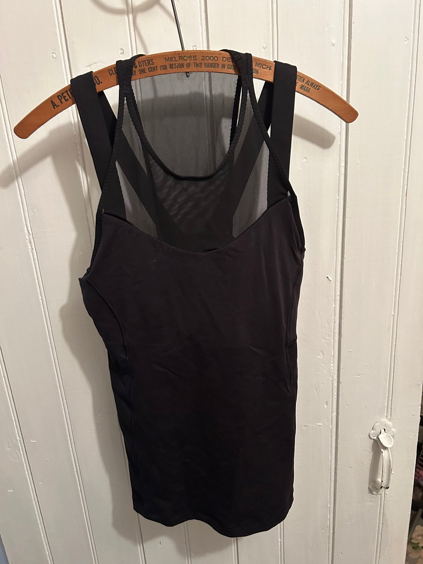 Lululemon 8 black athletic tank top