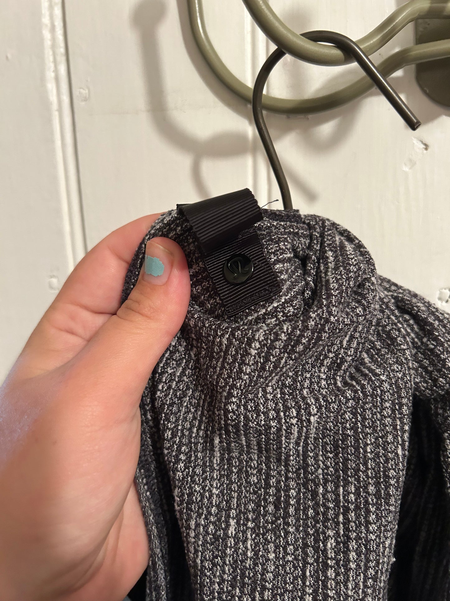 Lululemon black vinyasa scarf