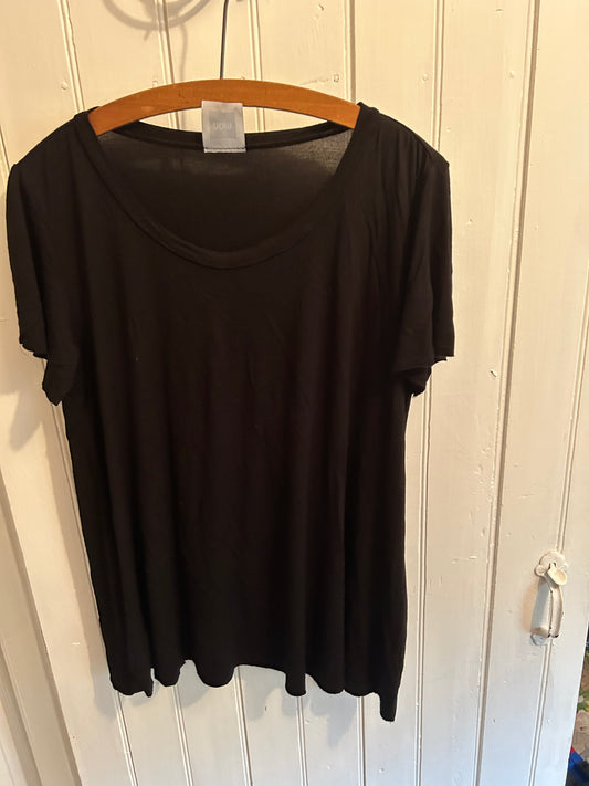 Nom medium black bamboo tshirt