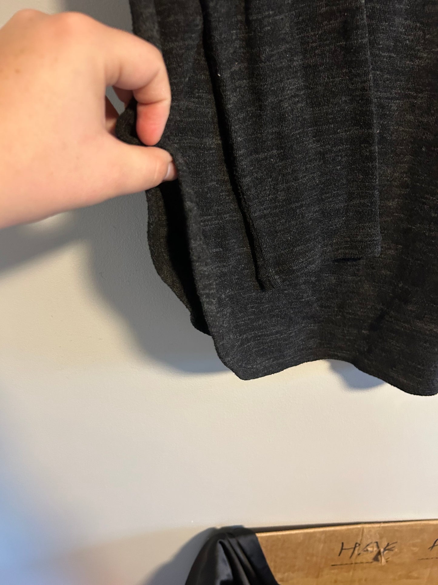 Roots small black long sleeve round hem top