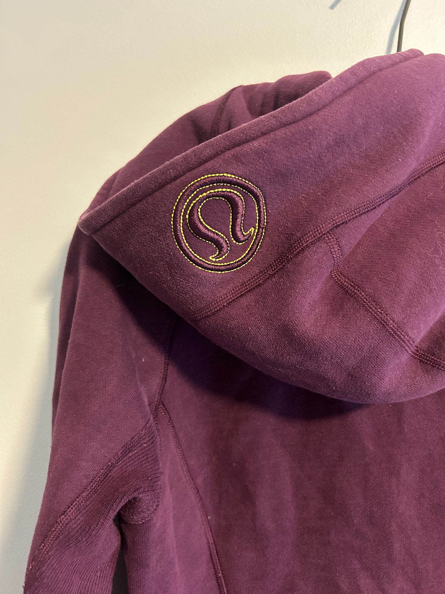 Lululemon 8 purple scuba sweater