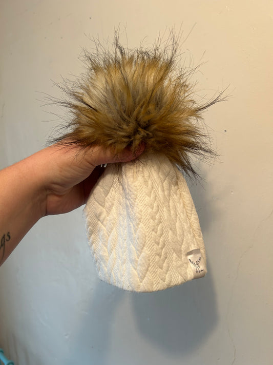 Flynn & wilder 0/6m white Pom hat