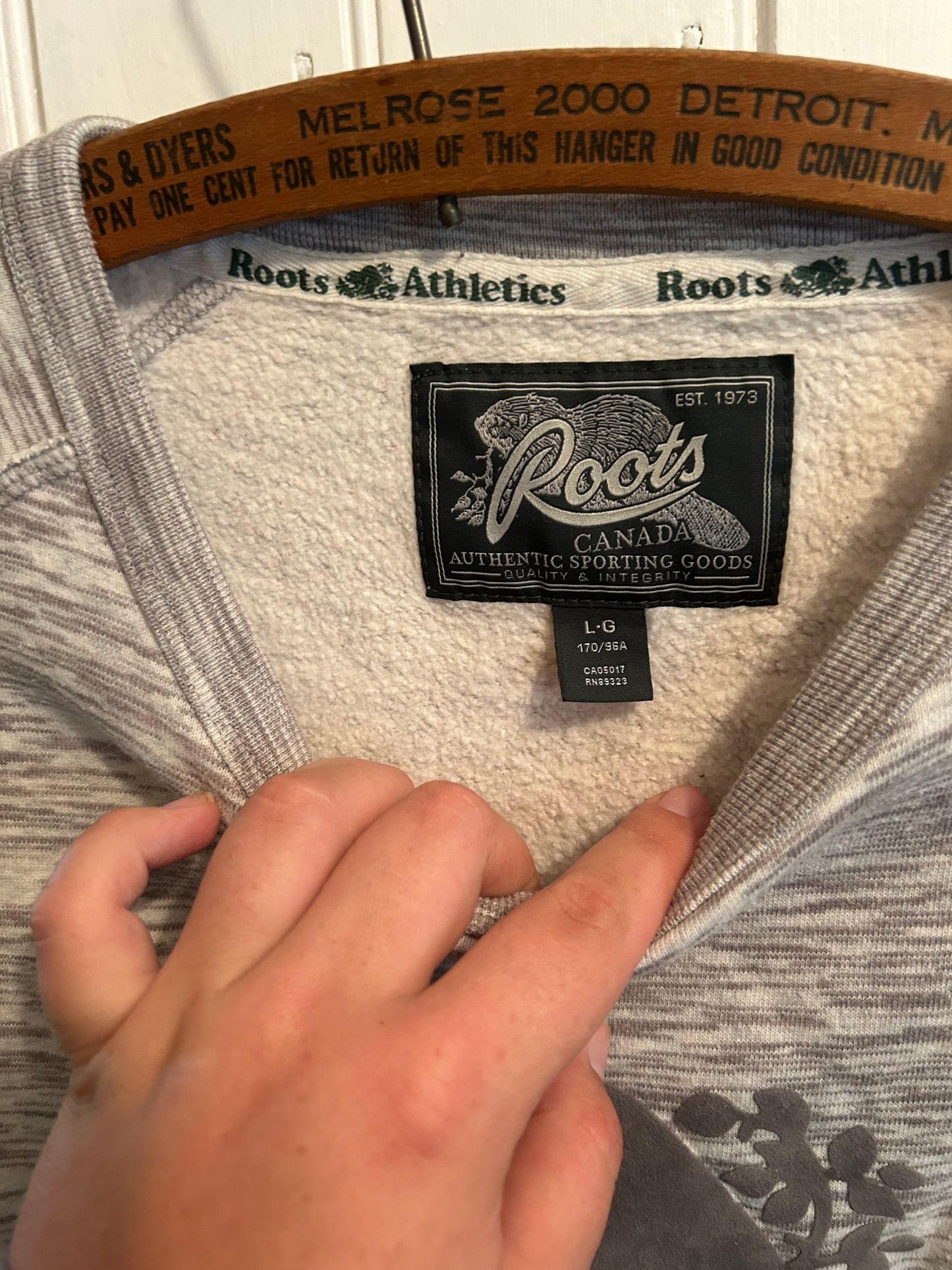 Roots large grey sweater